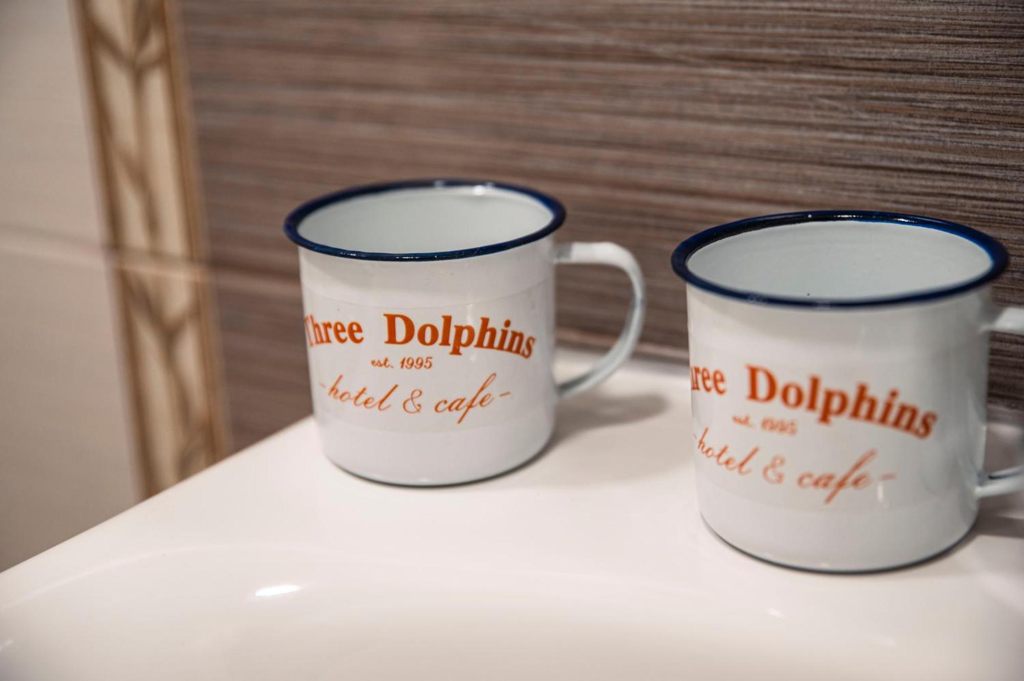 Three Dolphins Hotel With Rooftop Terracе Varna Esterno foto